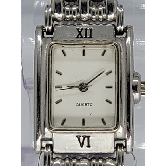 Ladies White Dial Link Band Silver Analog Quartz Watch 2501